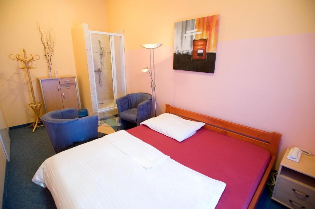 Club Hotel Praha Bilik gambar
