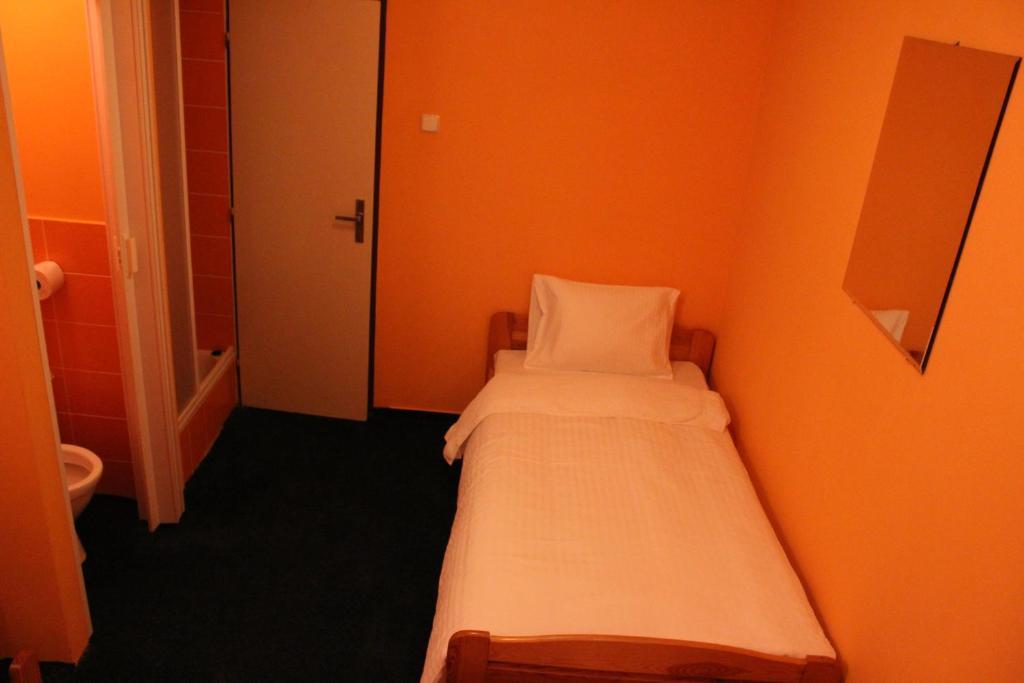 Club Hotel Praha Bilik gambar