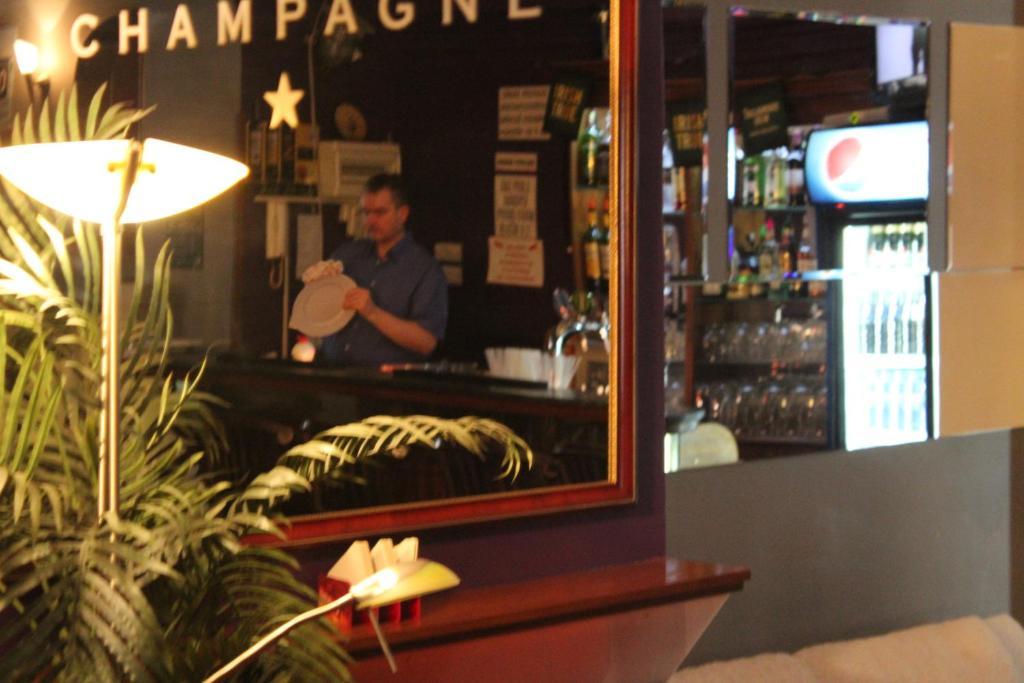Club Hotel Praha Bilik gambar